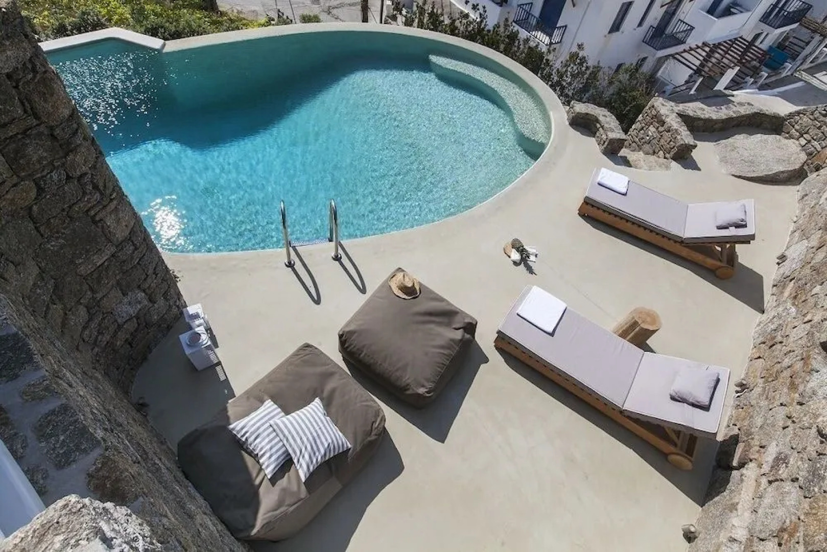 Villa Blue - White by Thea-concept