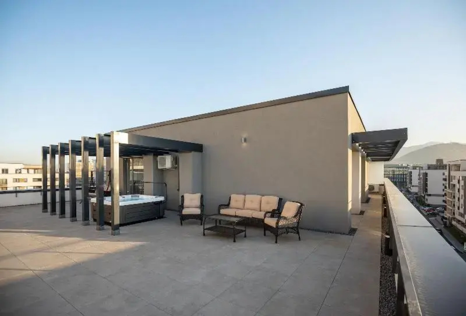 Kanopian Penthouse Hotel