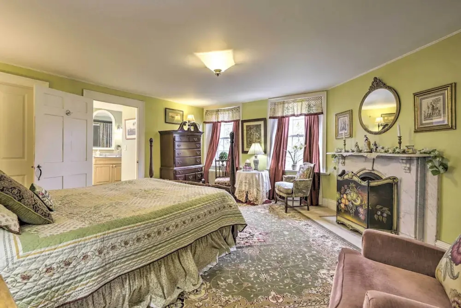 Elegant Norwich House w/ Billiards Room & Ballroom