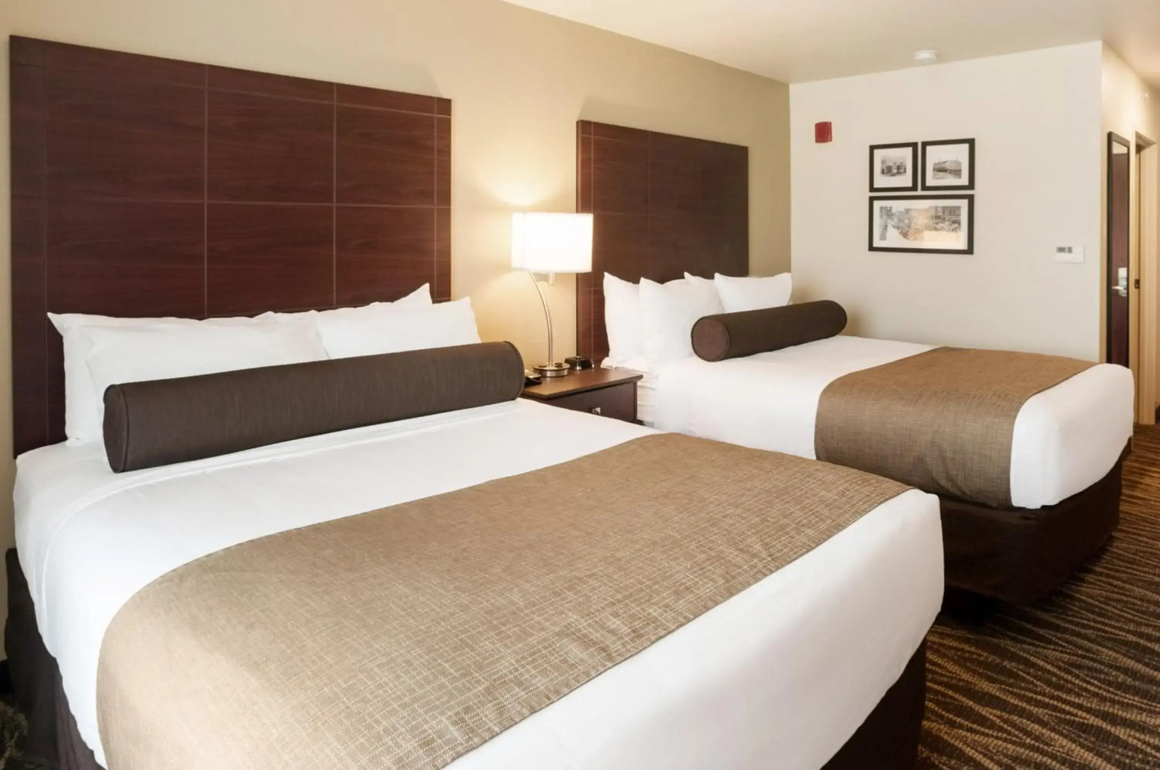 Cobblestone Hotel & Suites - Appleton International Airport