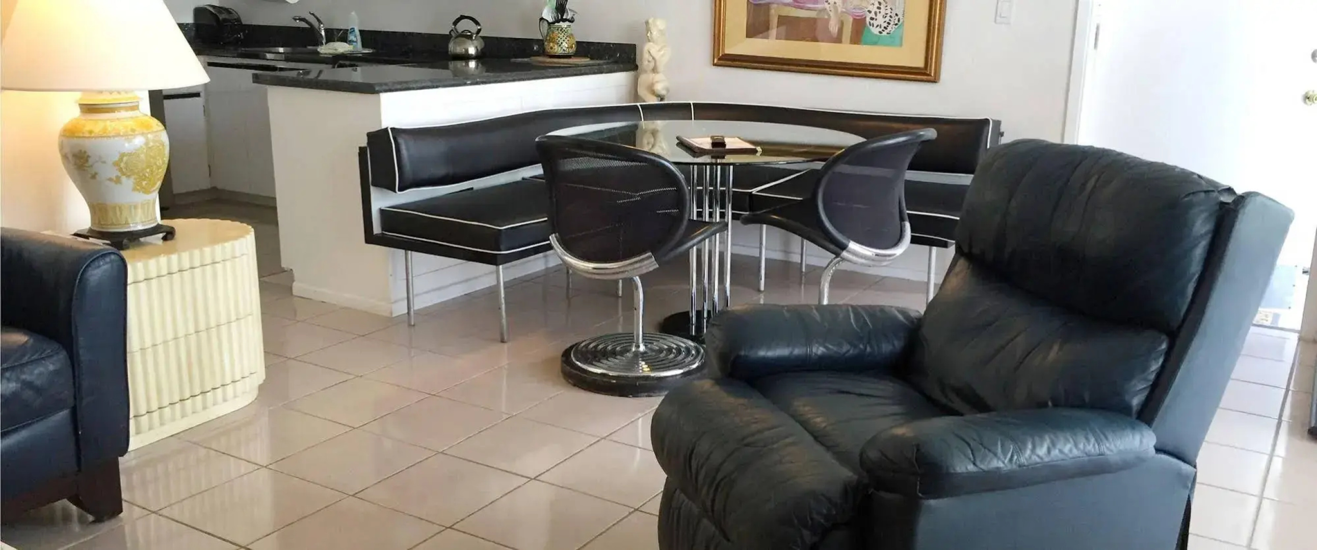 Manhattan Tower Apartment Hotel