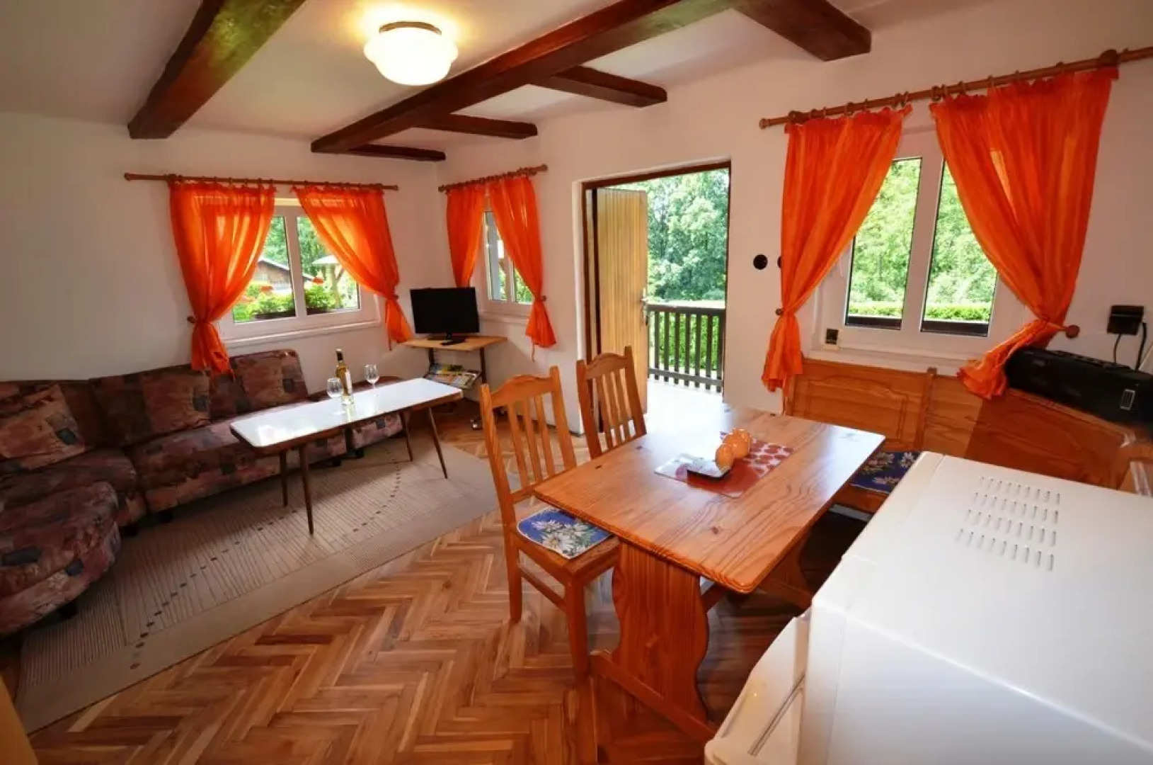 Poolincluded Chalet Jizera