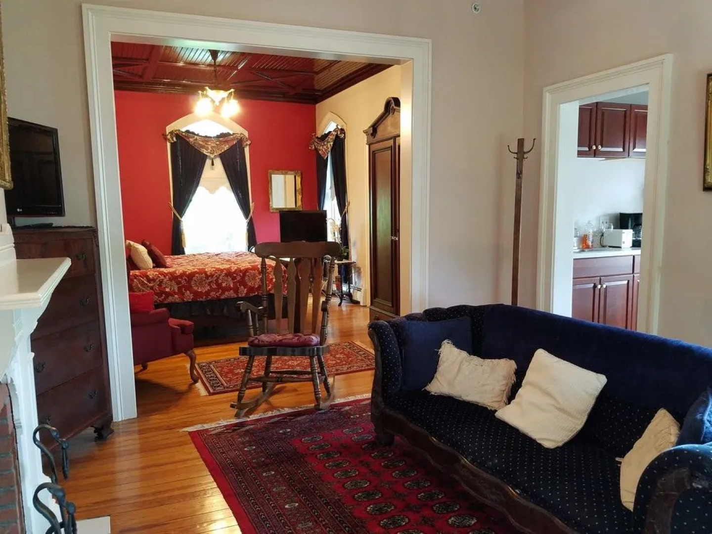 The Carriage House Inn