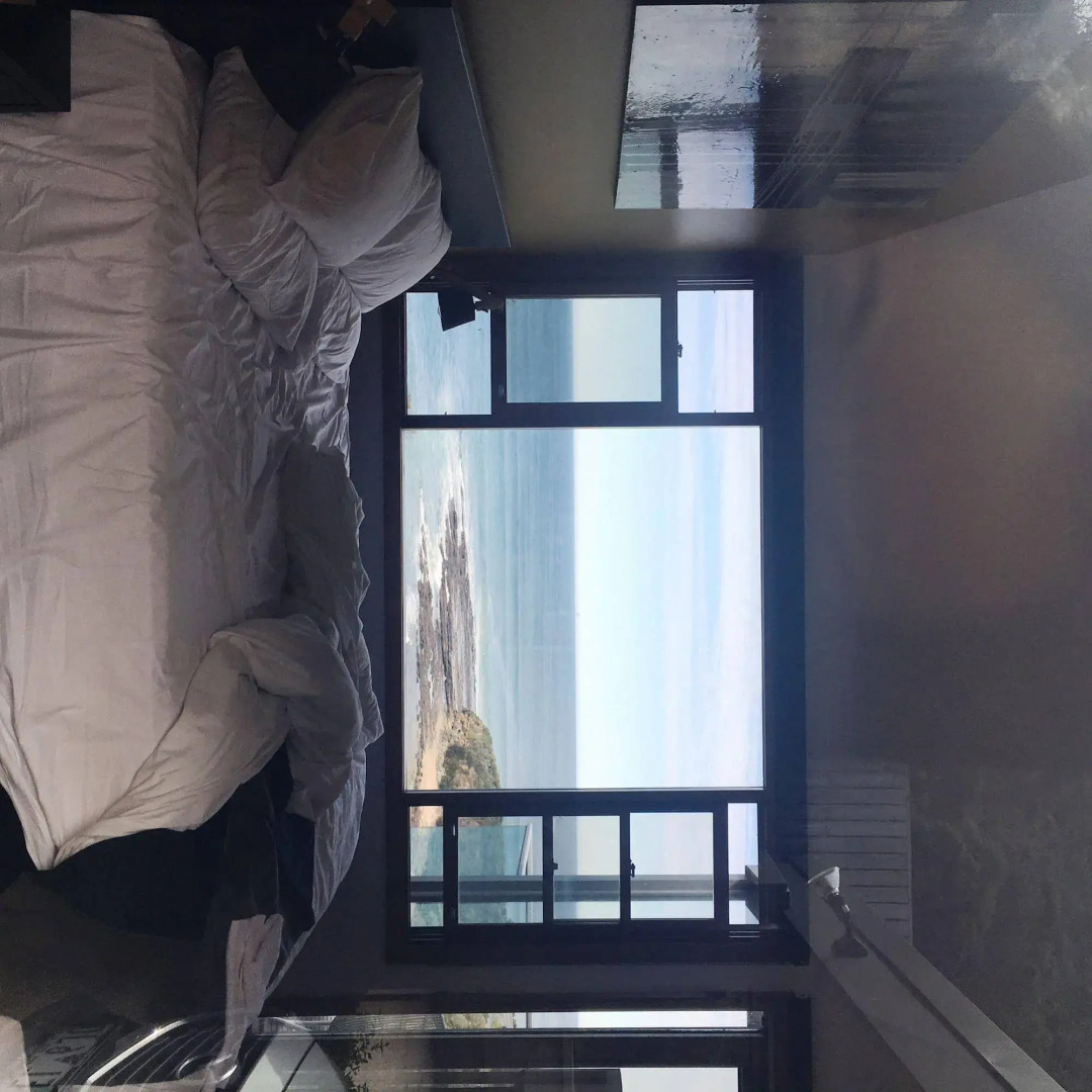 Points South By The Sea