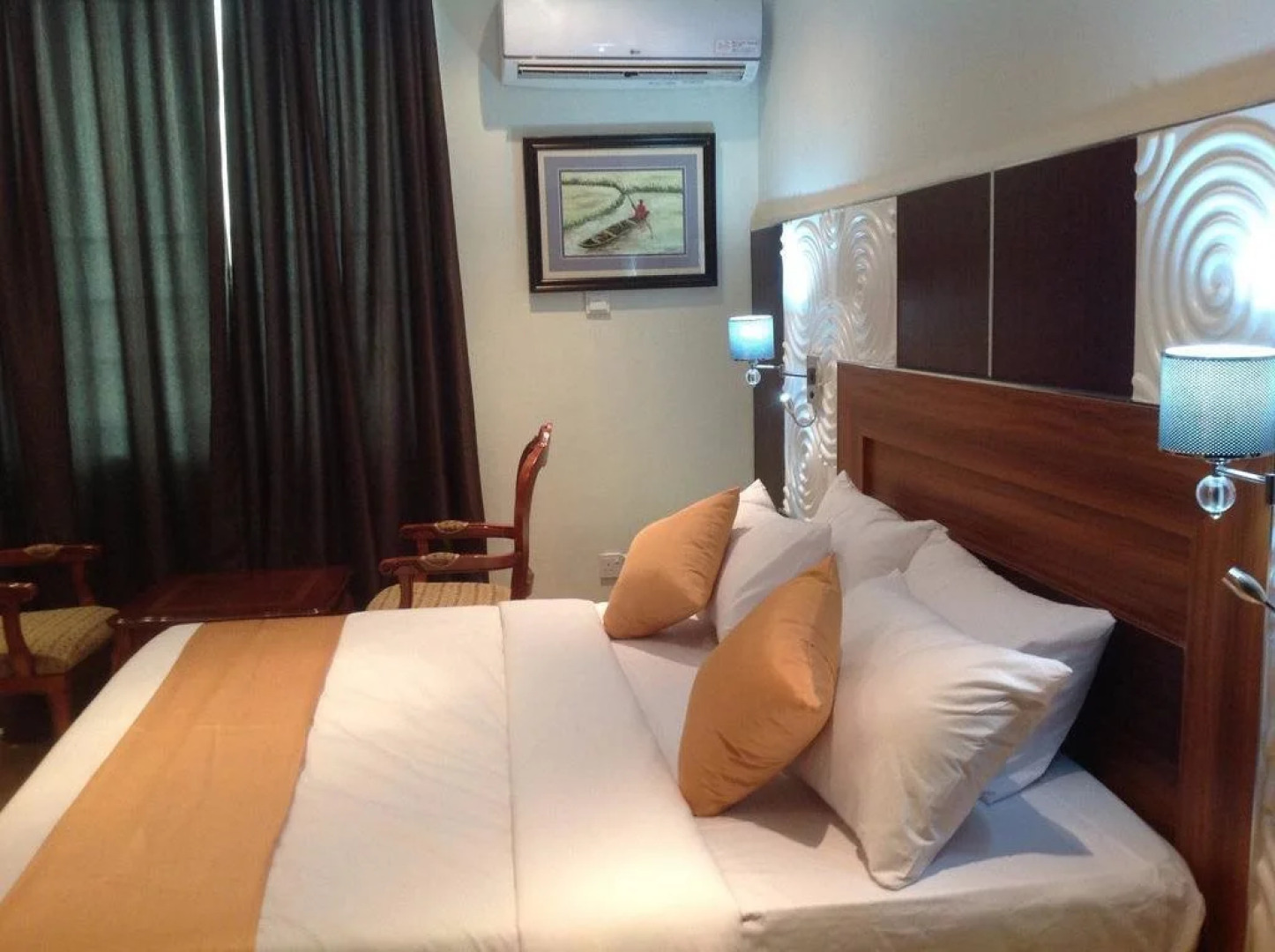 De Meros Hotel and Suites