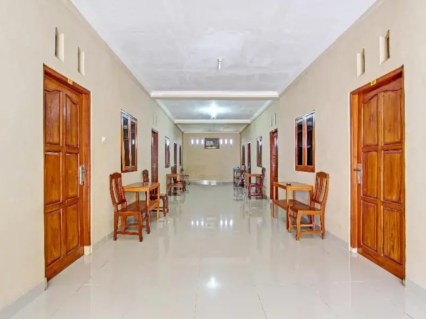 91353 Hotel Surya Andesa