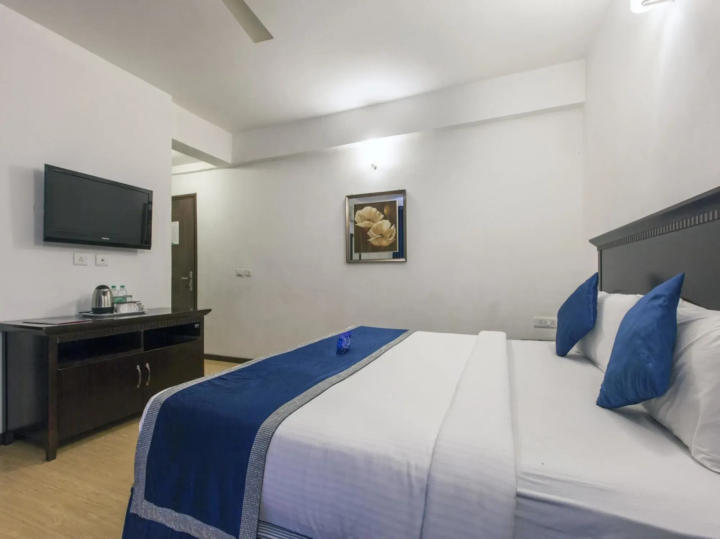 OYO Premium Anjuna Flea Market Road