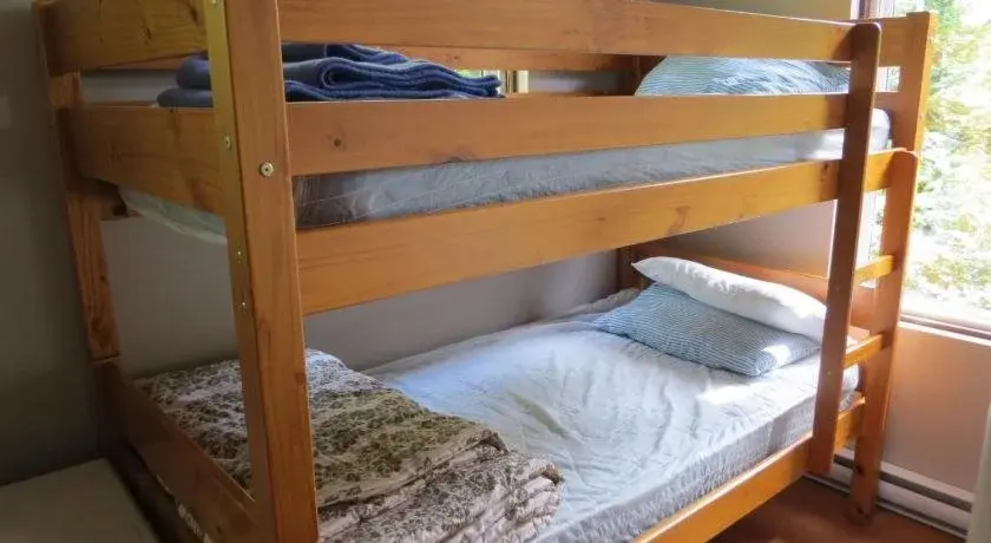 C&N Backpackers - Ucluelet