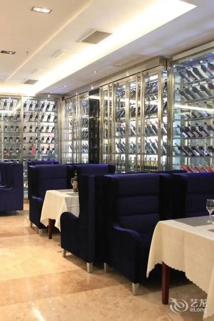 Wuhan Jiutong Haiyuan Hotel