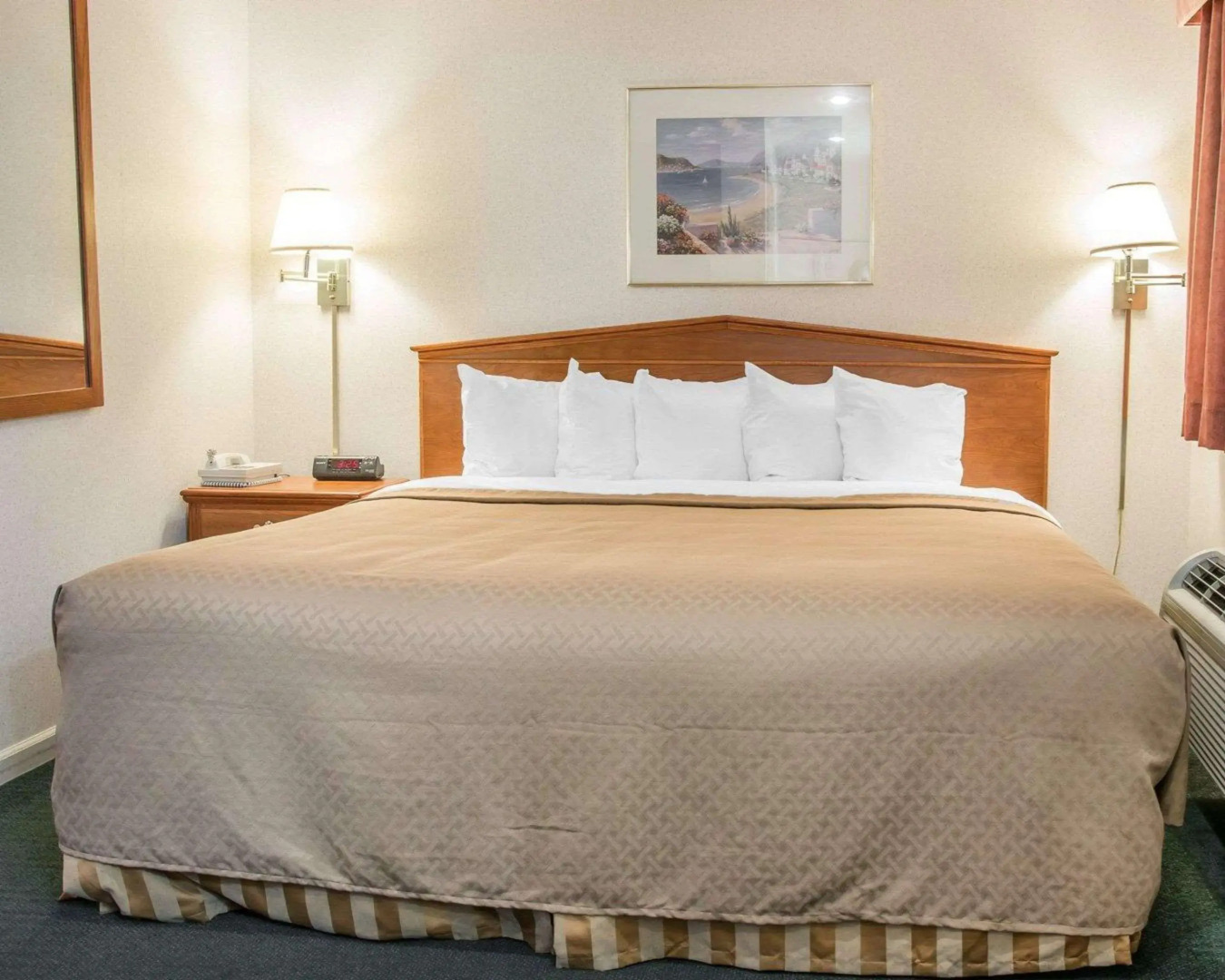 Quality Inn & Suites Mackinaw City Beachfront