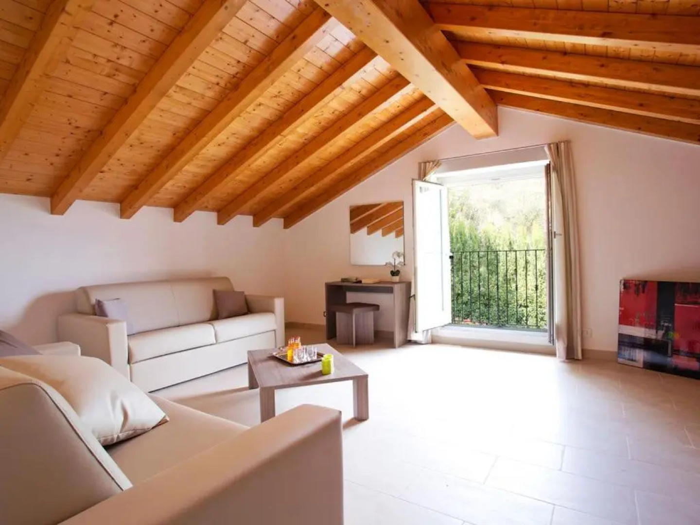 Sala Comacina Apartment No 1 (Sleeps 10)