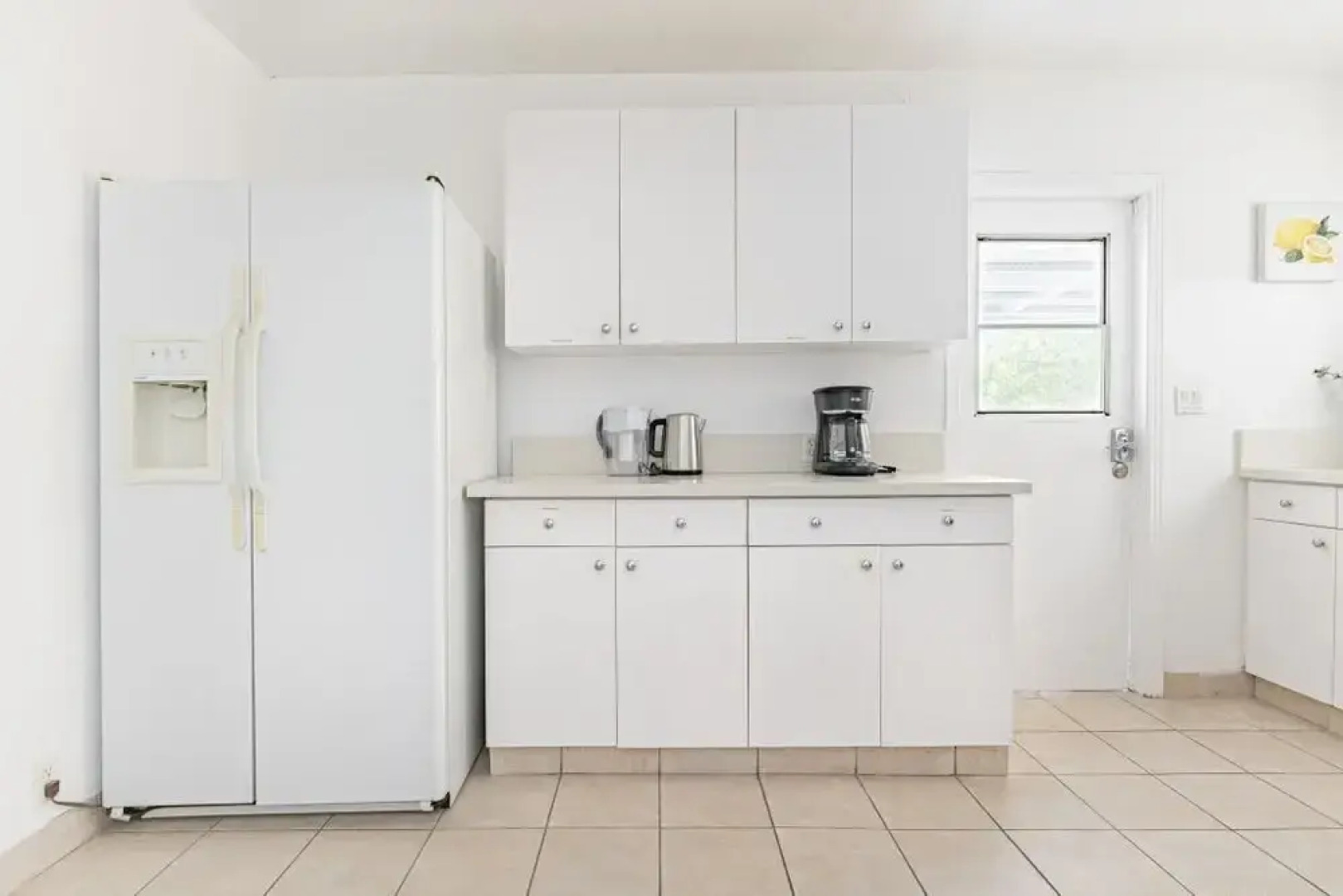 Charming Spacious Home - Modern Comforts, Prime Location