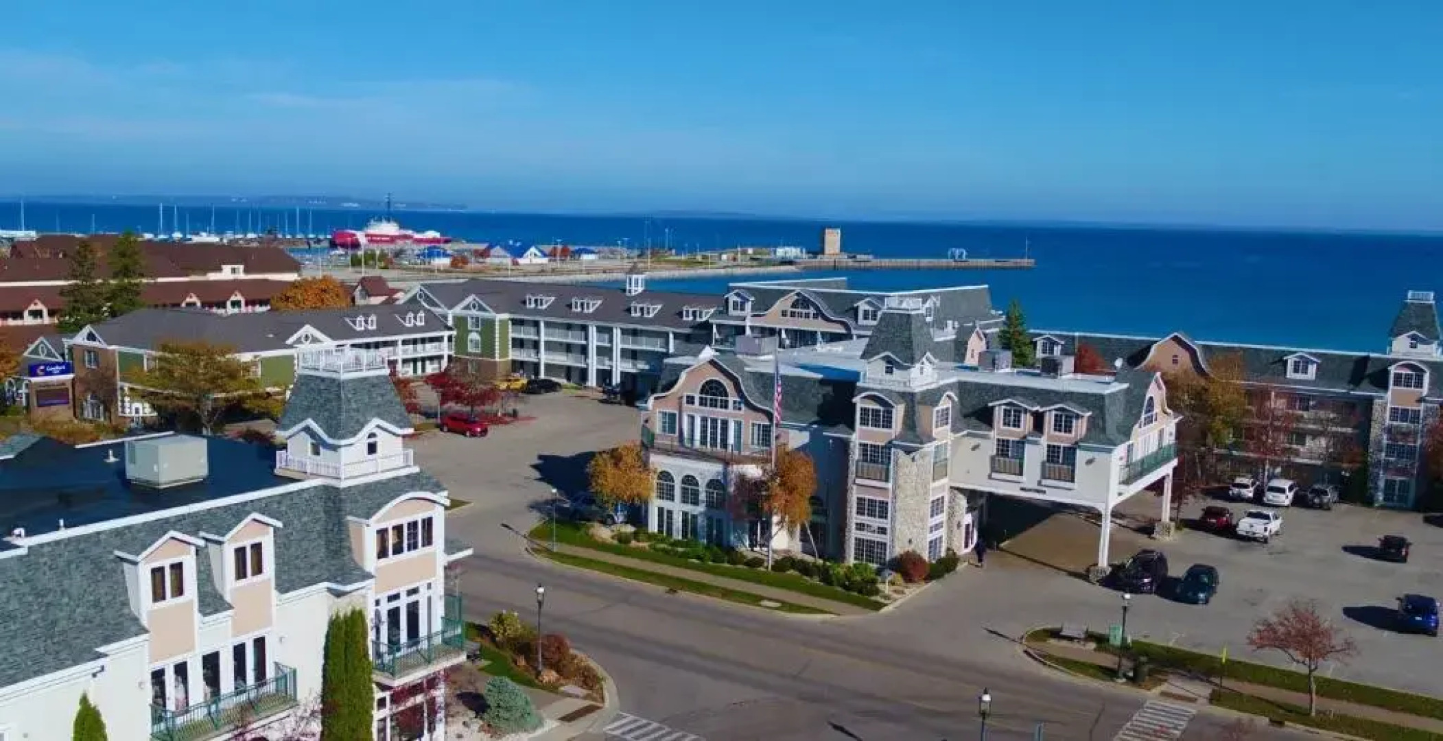 Hamilton Inn Select Beachfront Mackinaw City