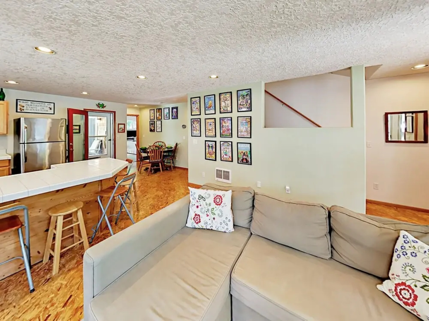 4br W/ Deck - Steps To The Beach! 4 Bedroom Home