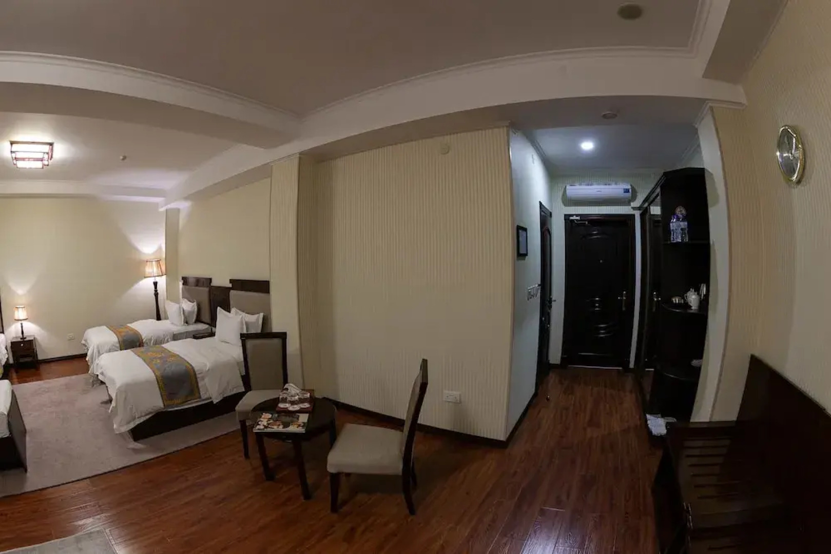 Отель Zargaron Plaza