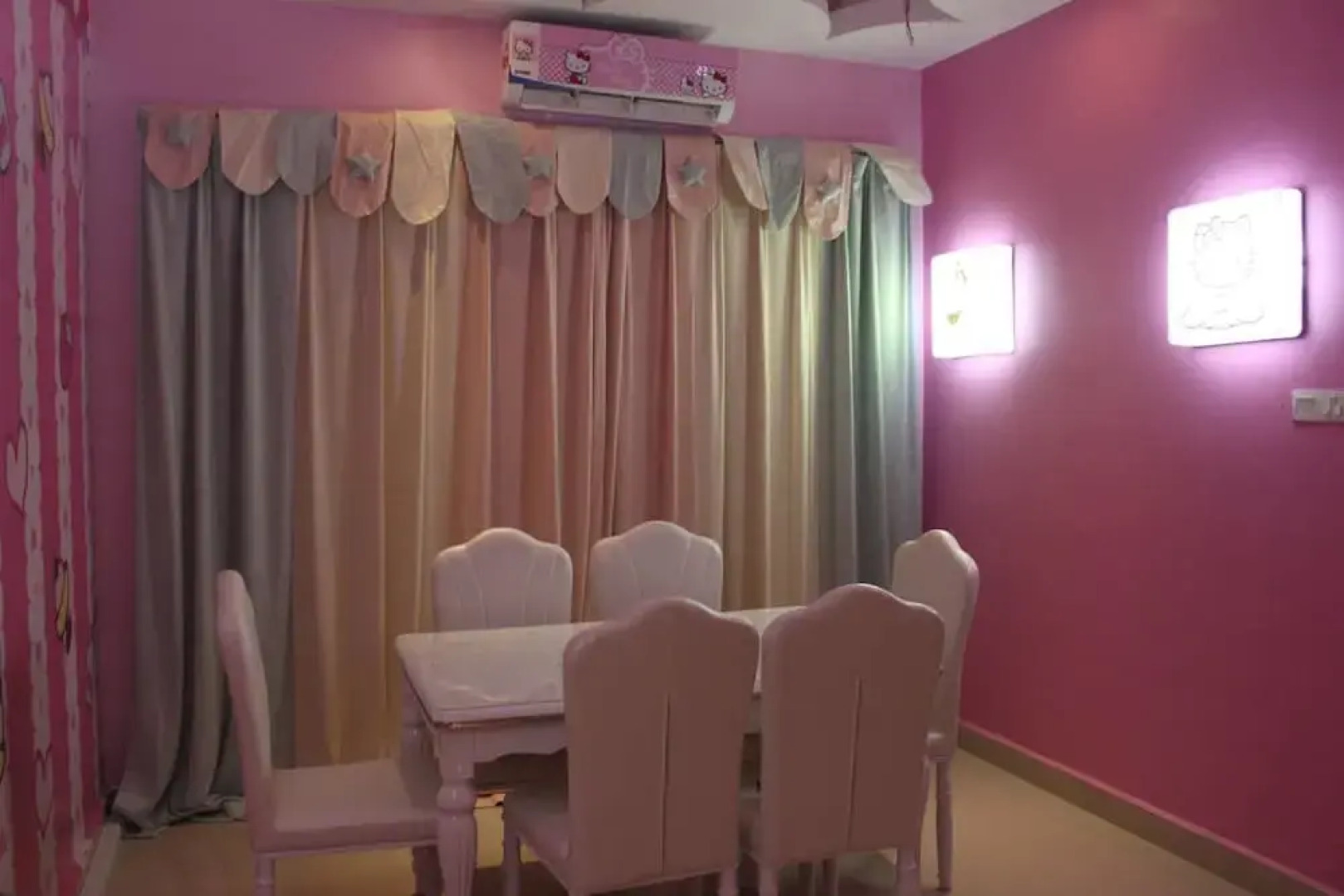 Hello Kitty Signature Suite