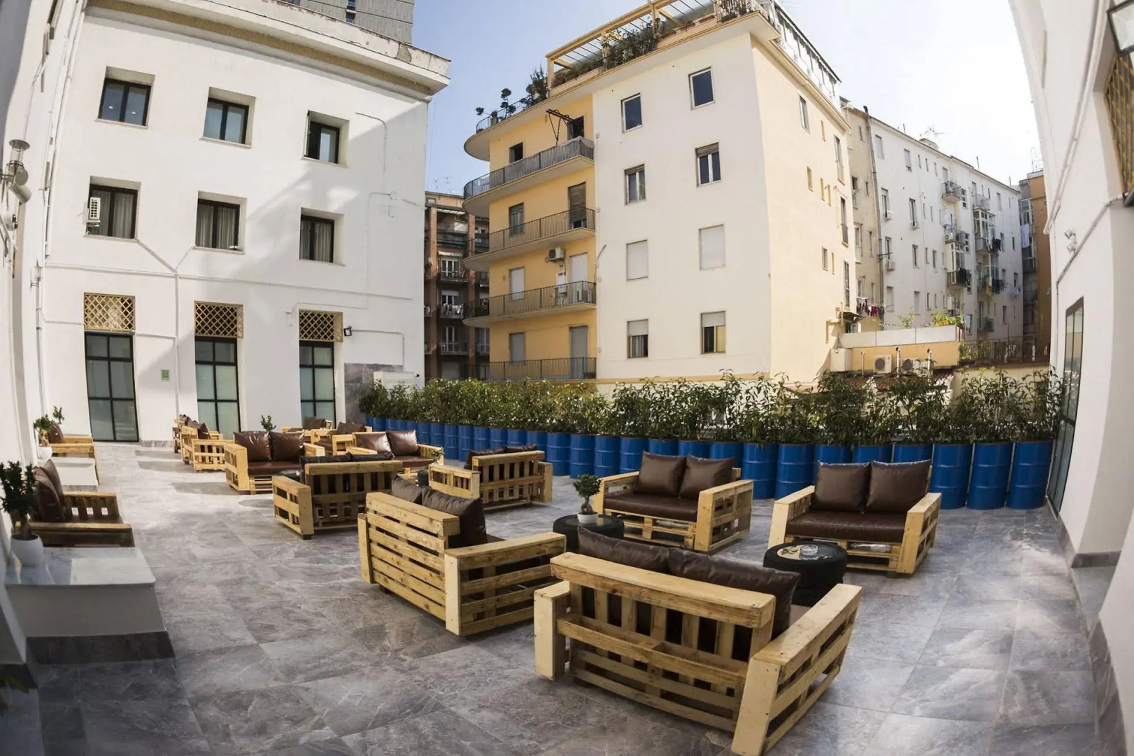 NeapolitanTrips Hostel and Bar