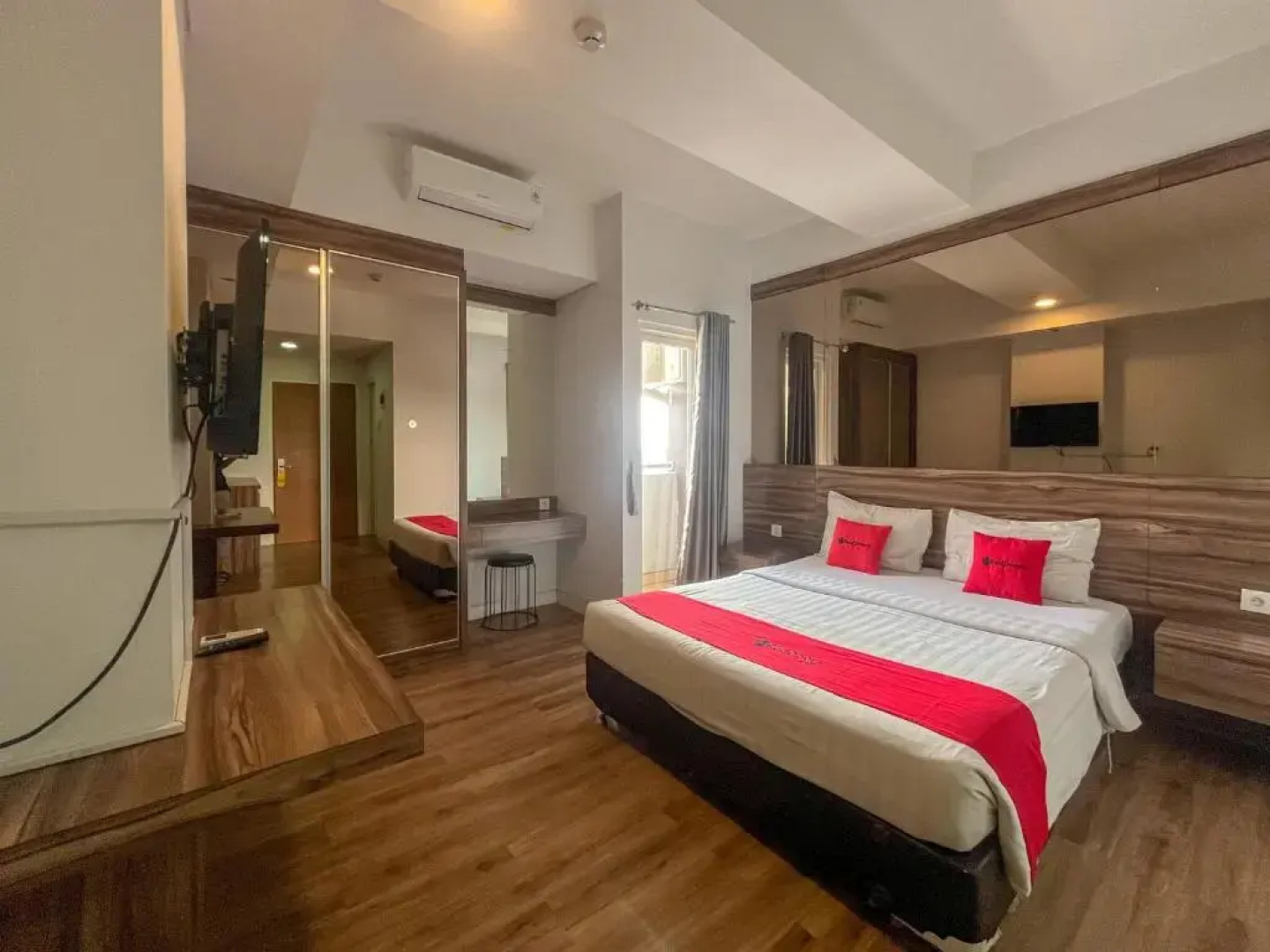 RedDoorz Apartment near Exit Toll Colomadu