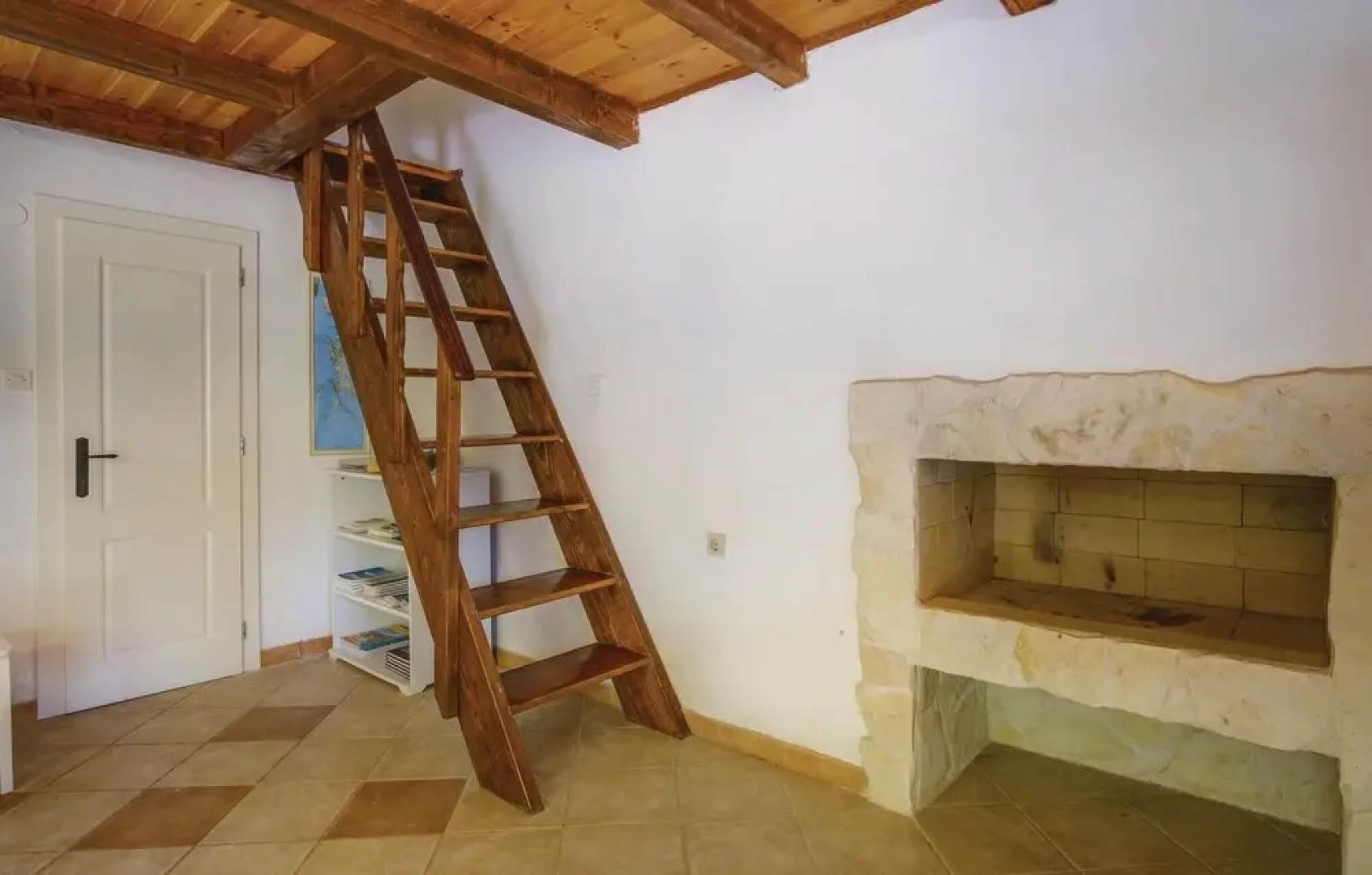 Stunning Home in Cunski With 1 Bedrooms