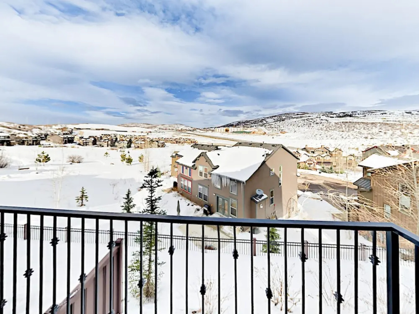 West Abigail - 4 Br Townhouse