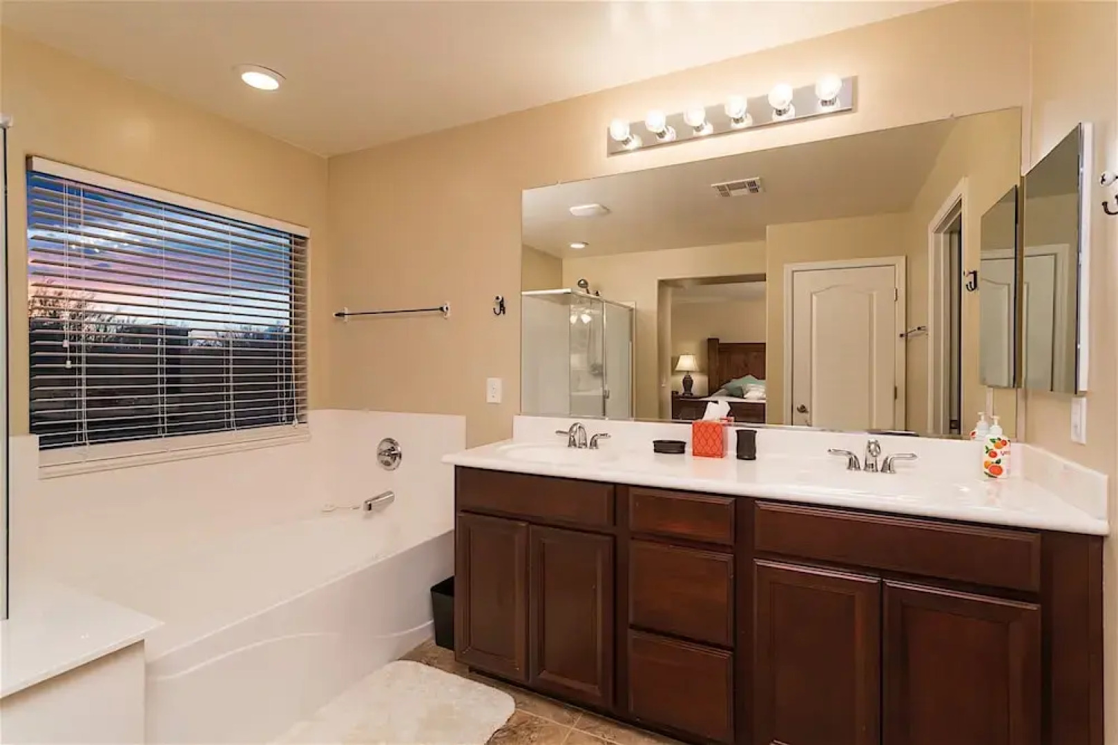 Valley of the Sun 5 BR by Casago