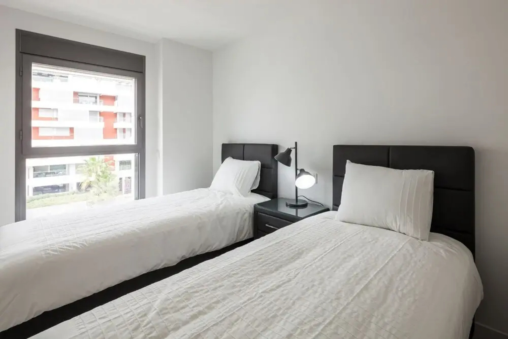 5 Star 3 Bedroom Apartment White Angel