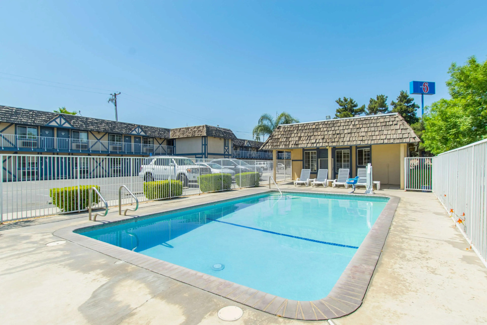 Motel 6 Kingsburg, CA