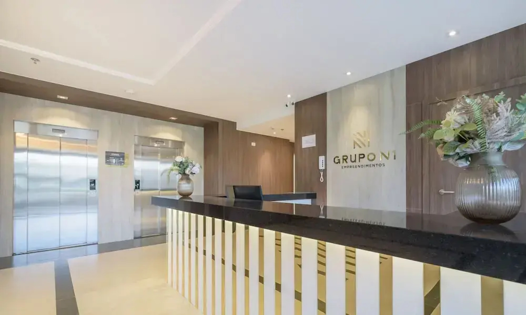 MHFBs Edifício Moderno piscina vista mar