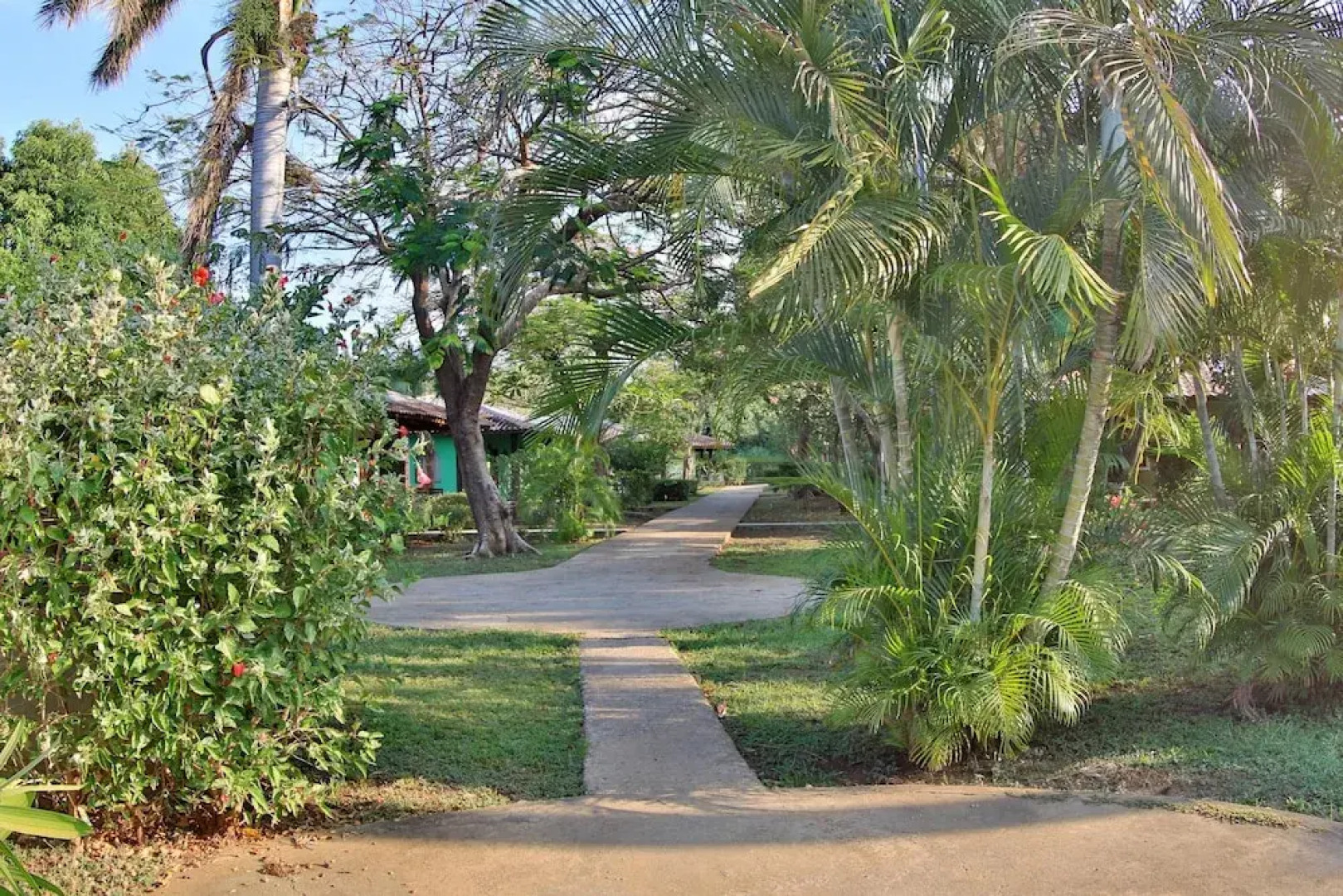 Charming 2 Bdrm Tuscany-style Villa