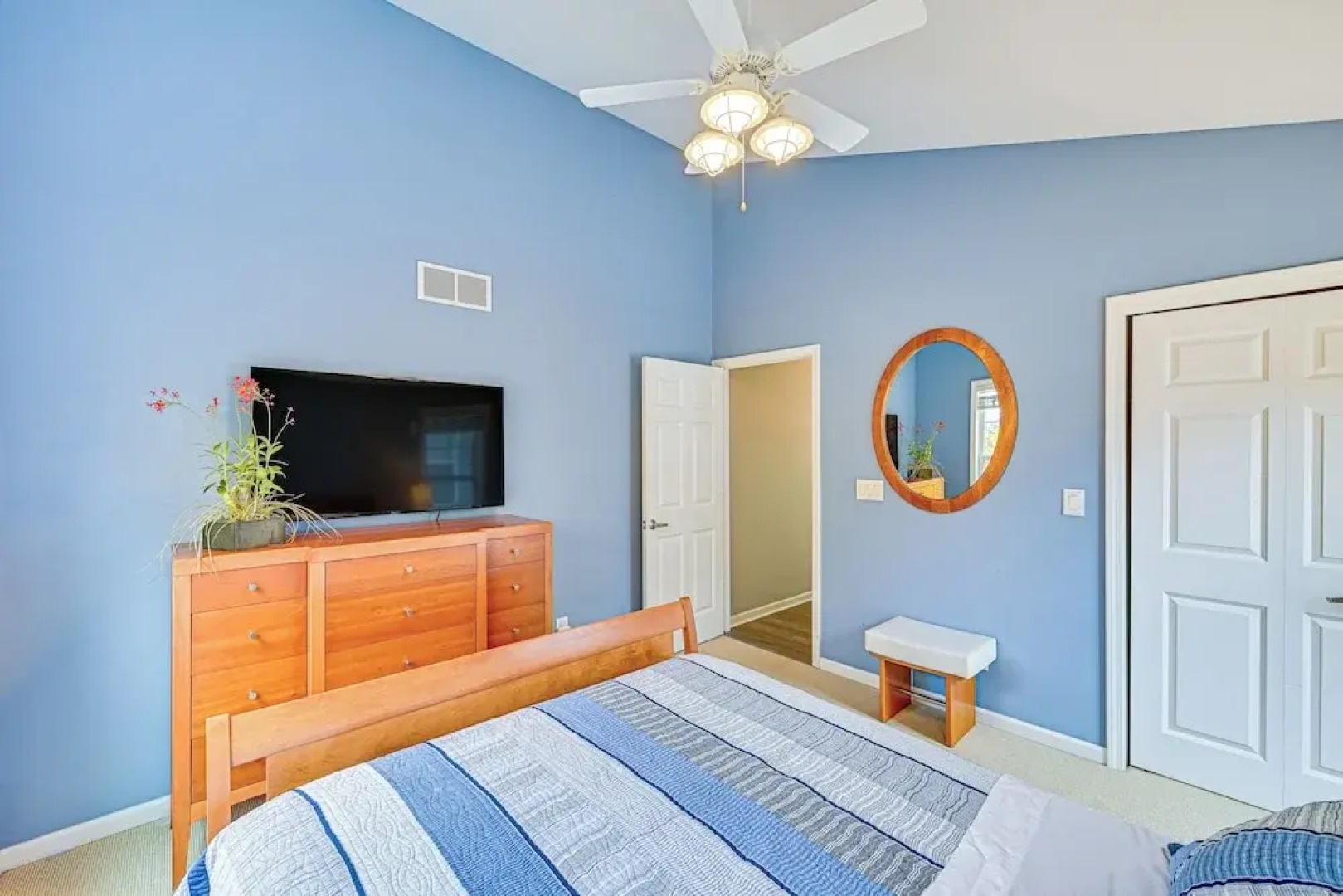 St Joseph River, Lake Michigan Access: Luxury Home