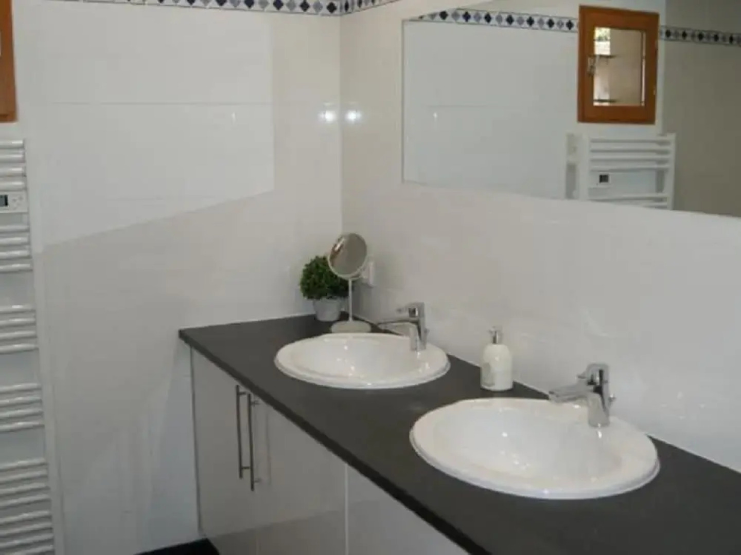 Completely Enclosed Villa With Private Swimming Pool and Lots of Privacy