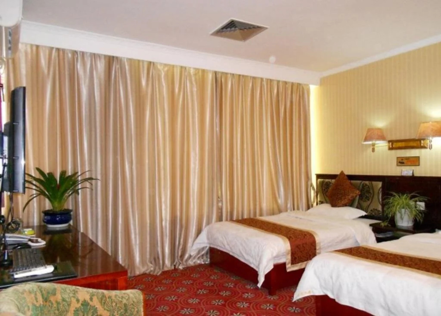 Xizang Linzhi JIalong Hotel