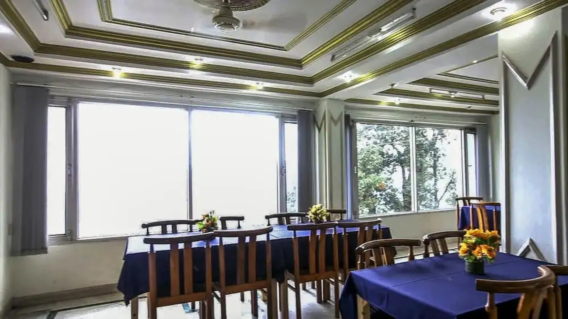 ADB Rooms Hotel Sahiwa