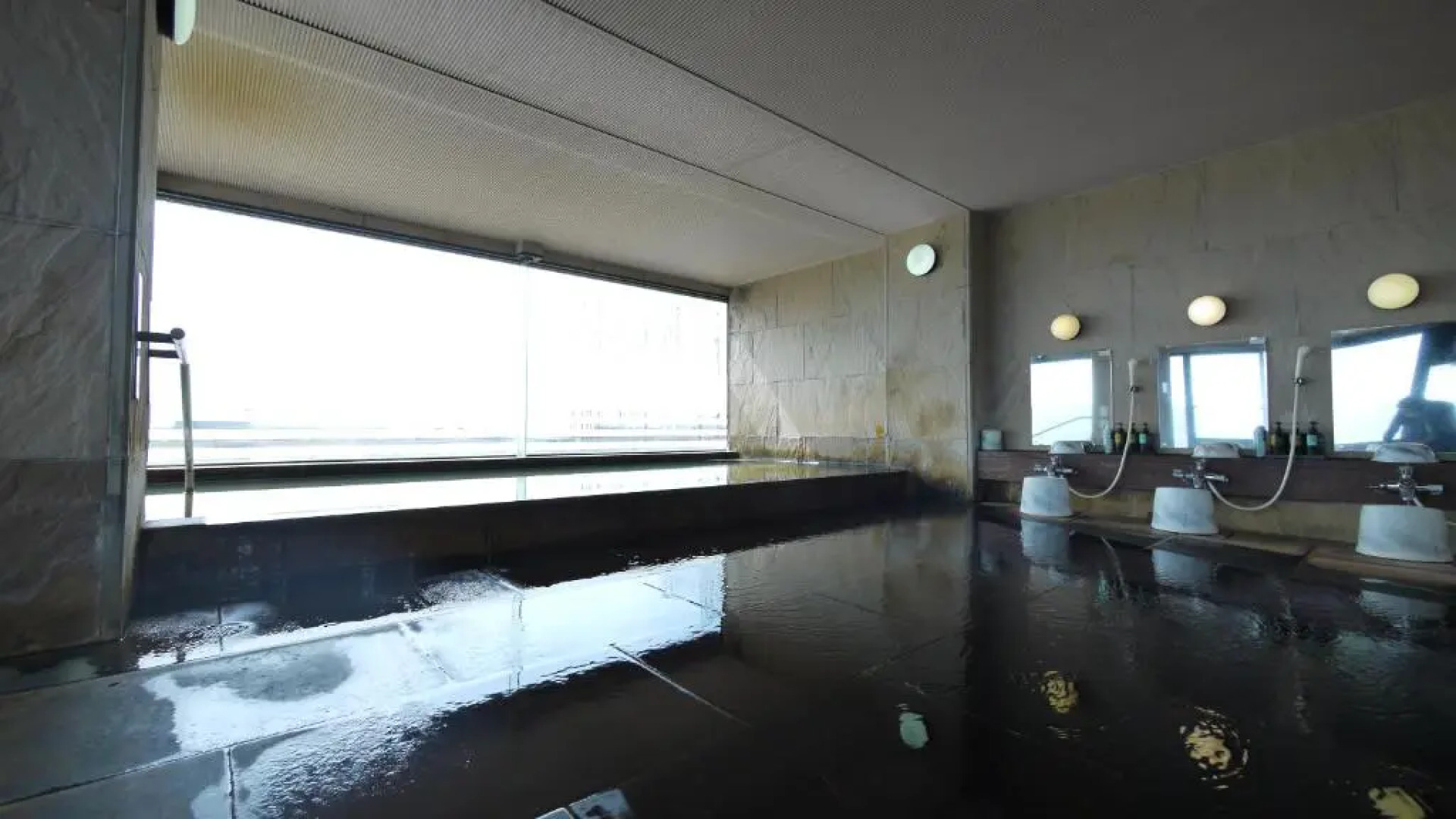 Route Inn Grantia Komatsu Airport