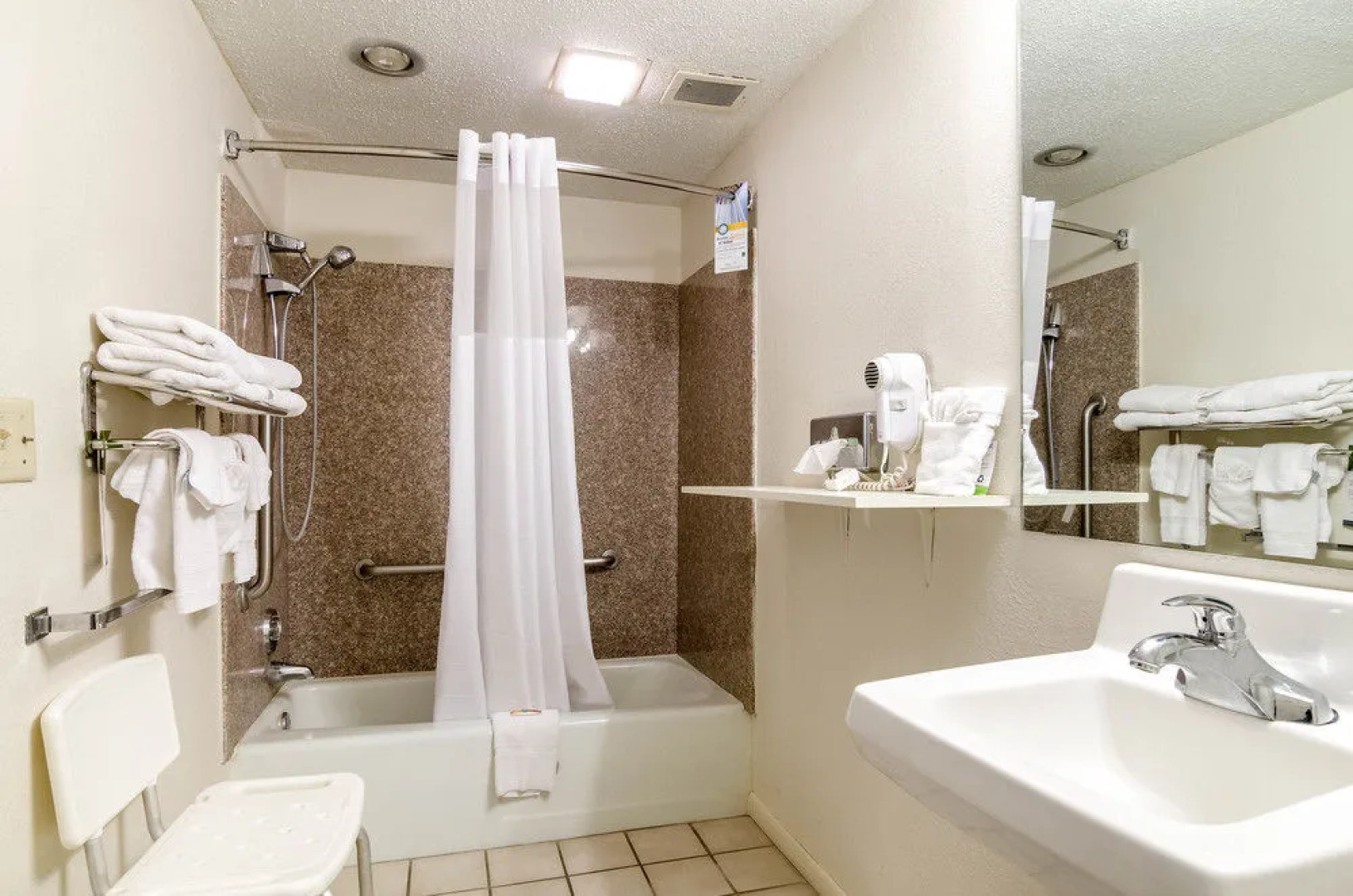 Colby Inn and Suites