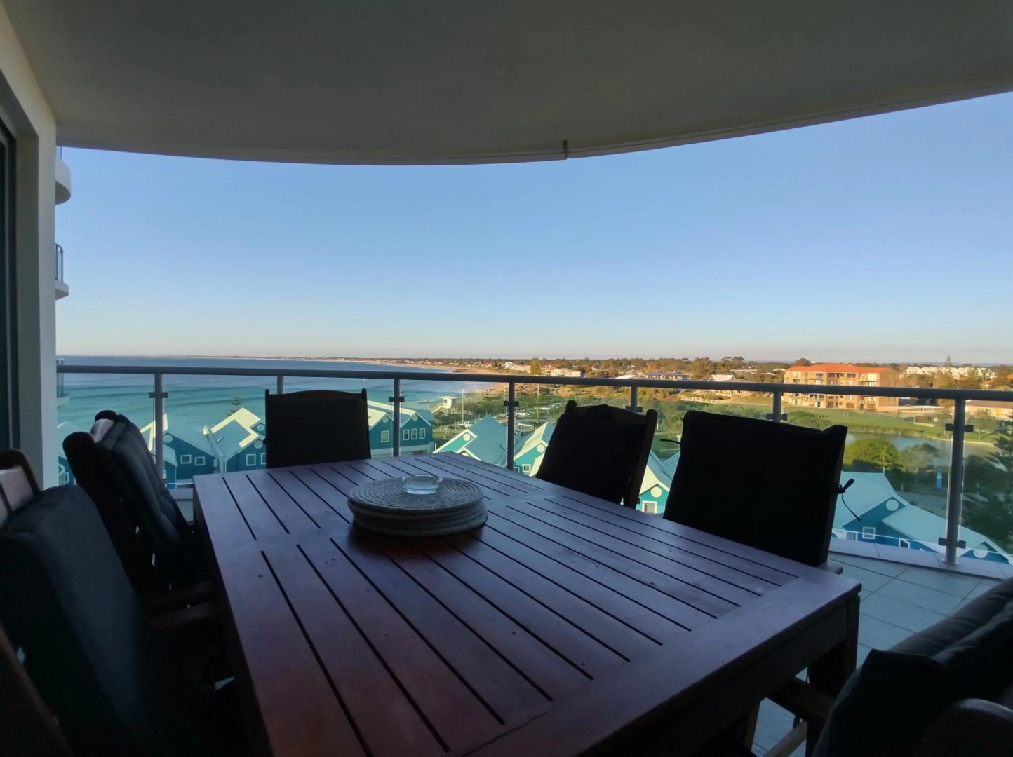 A 406 FANTASTIC OCEAN BEACH and MARINA VIEW APT - MANDURAH