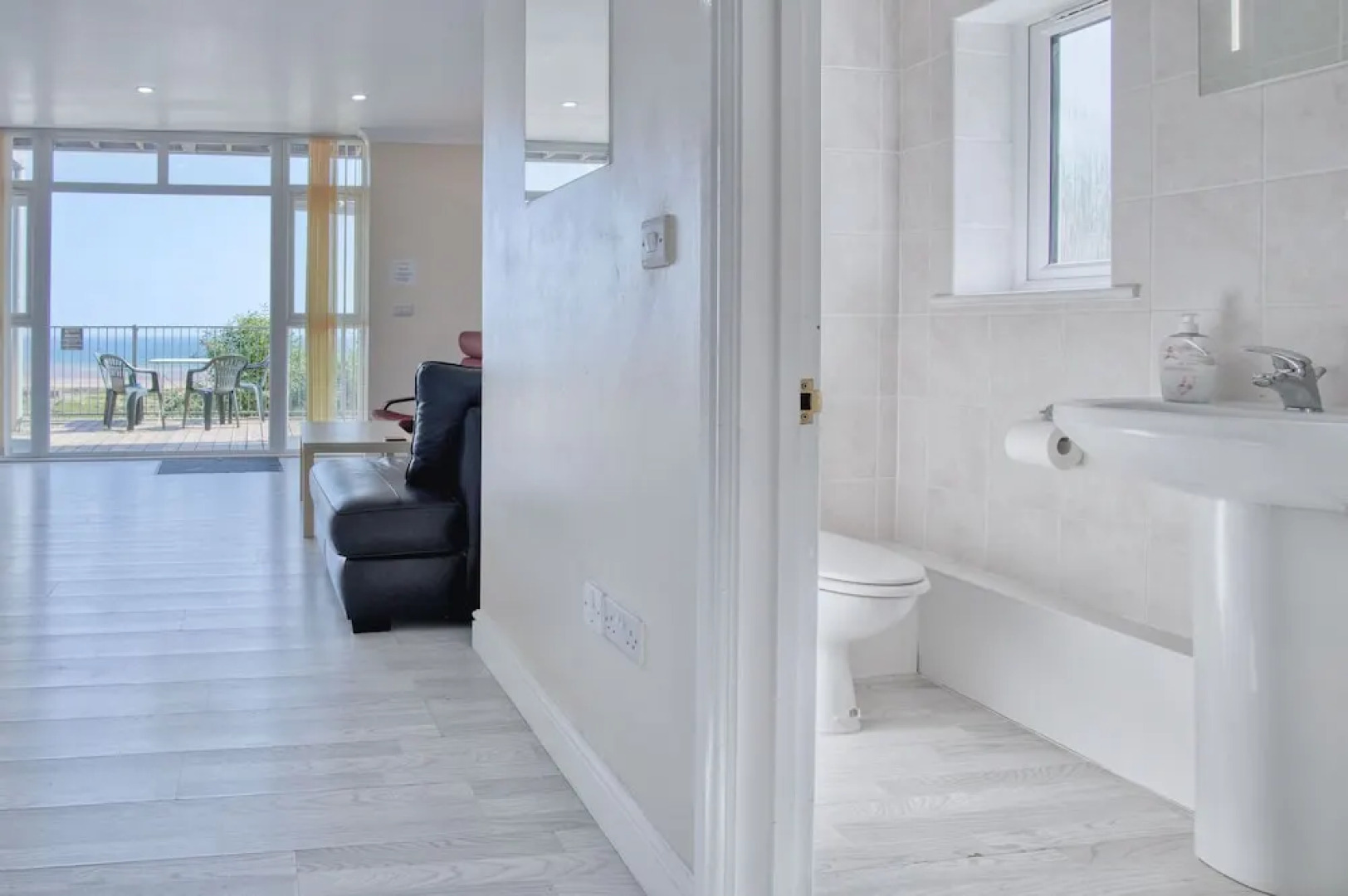 Sunbeam - 2 Bedroom Apartment - Pendine