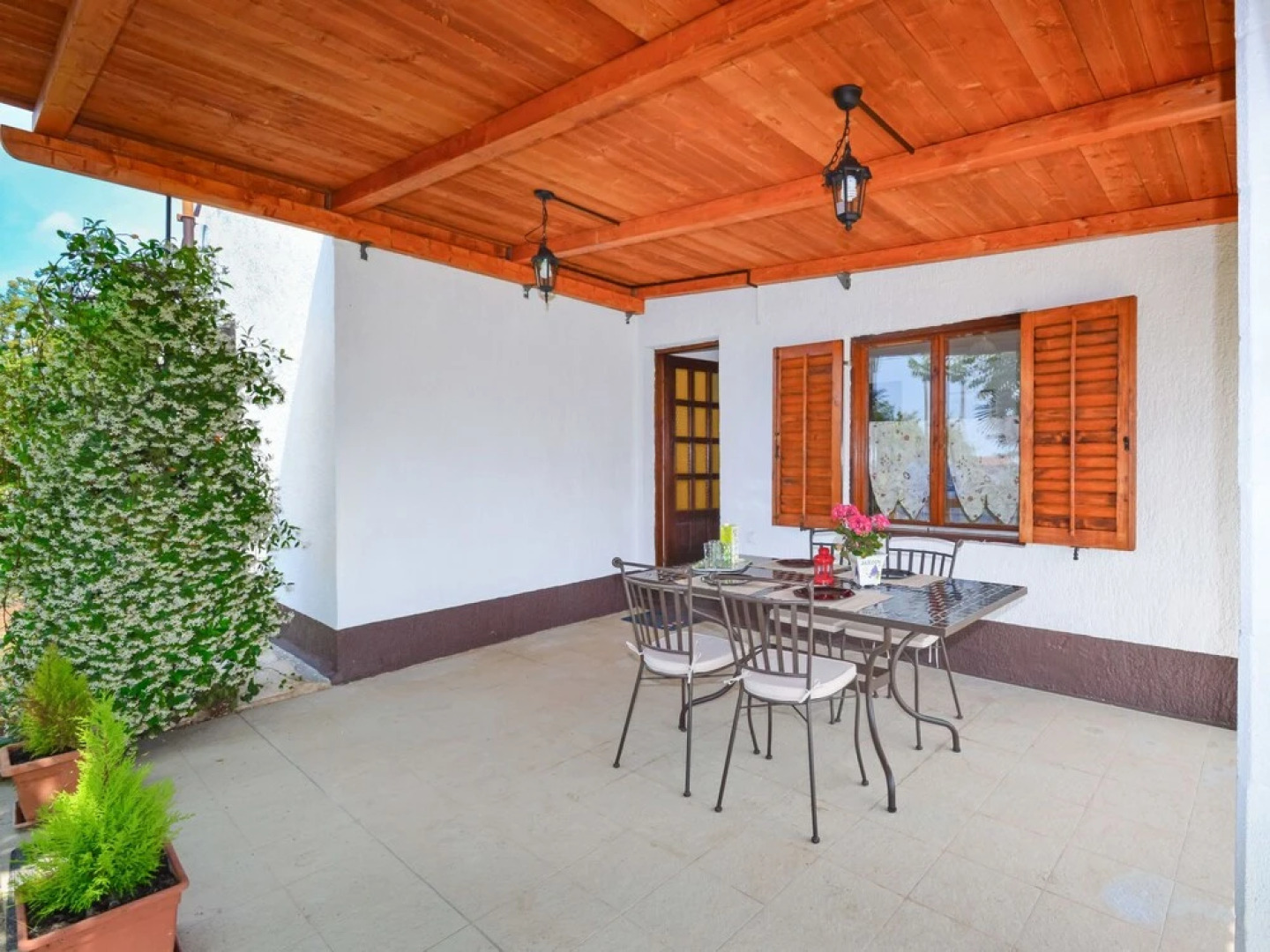 Ledi Tar in Tar With 1 Bedrooms and 1 5 Bathrooms