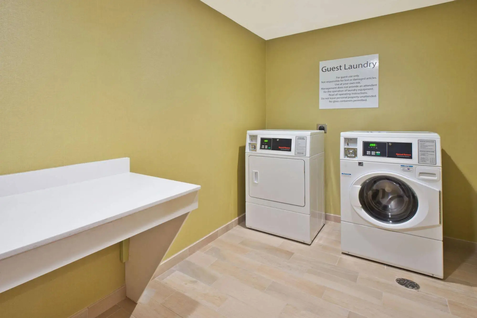 Holiday Inn Express & Suites Uniontown by IHG