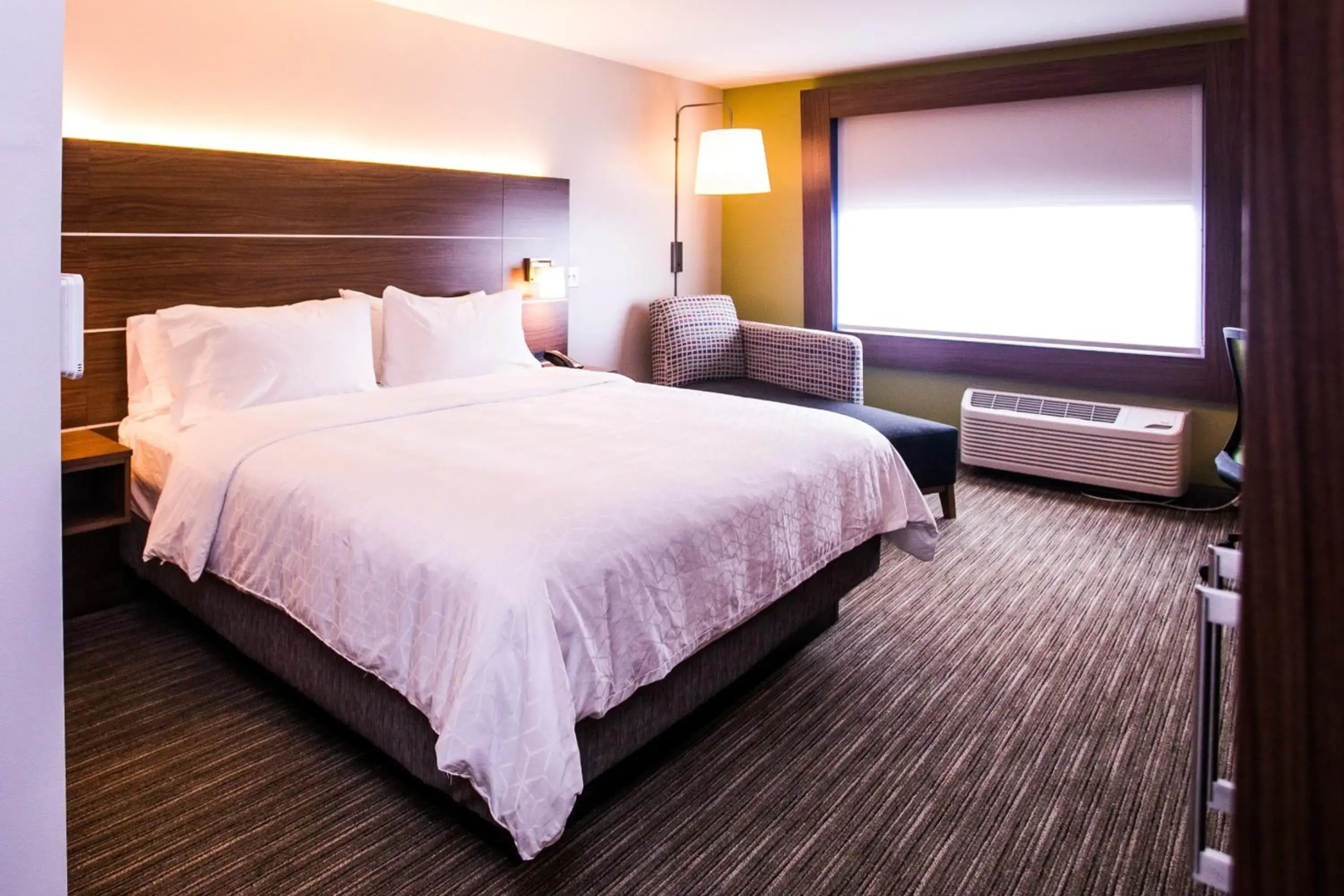 Holiday Inn Express & Suites Rehoboth Beach
