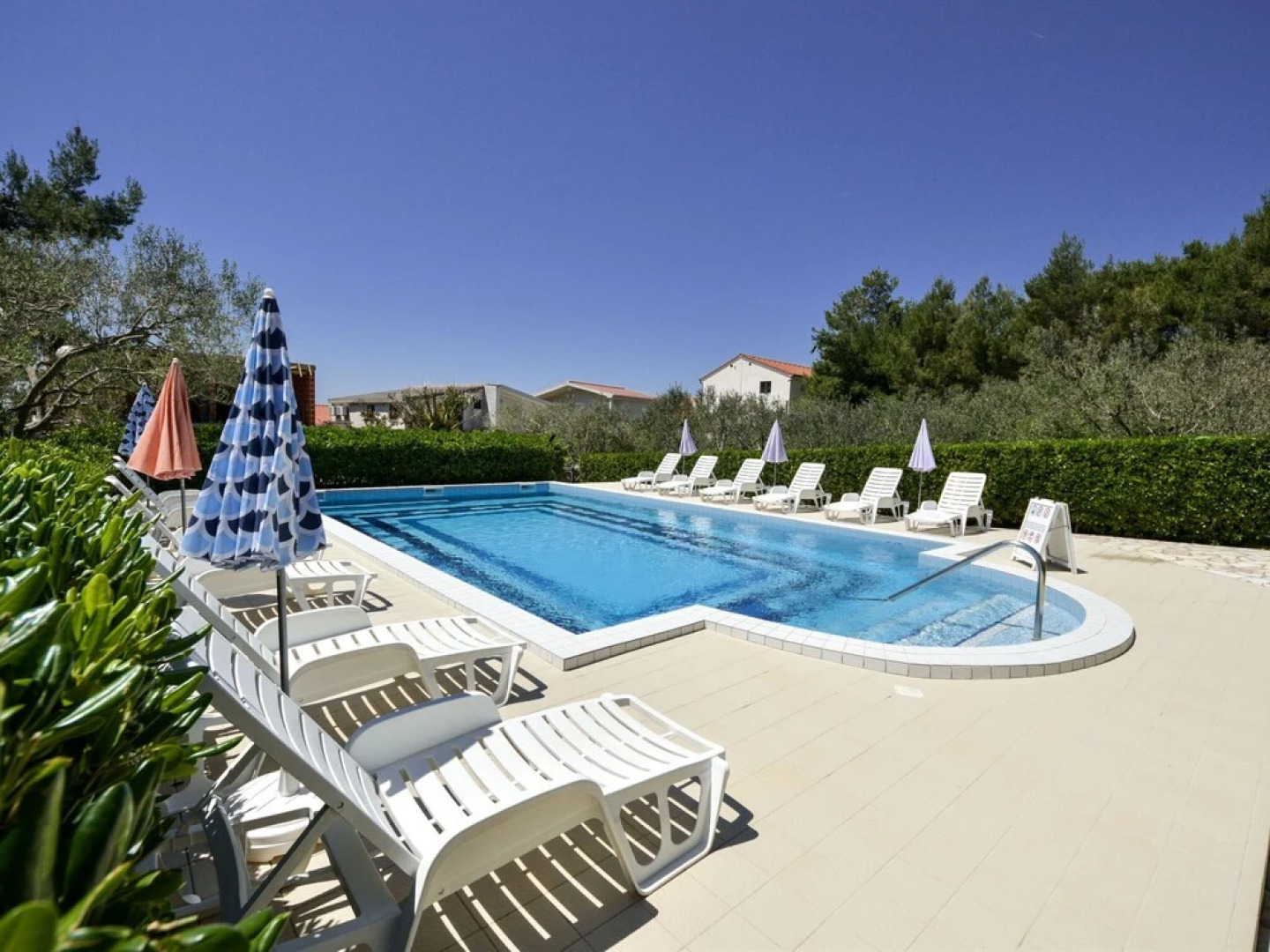 Ana Vir in Vir With 2 Bedrooms and 1 5 Bathrooms