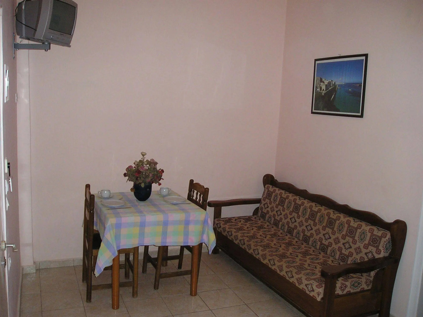 River Studios & Apartments