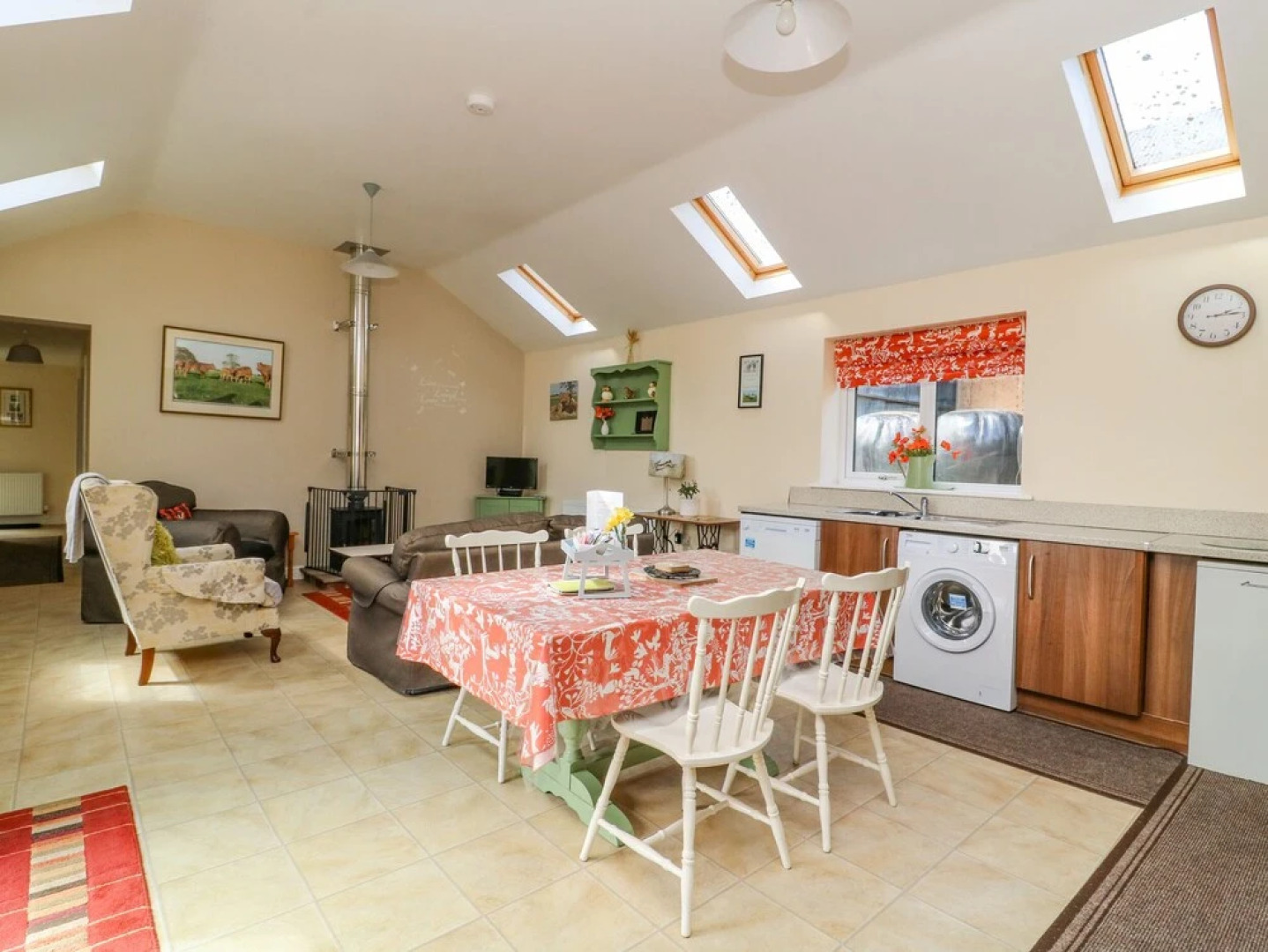 1 Pines Farm Cottages