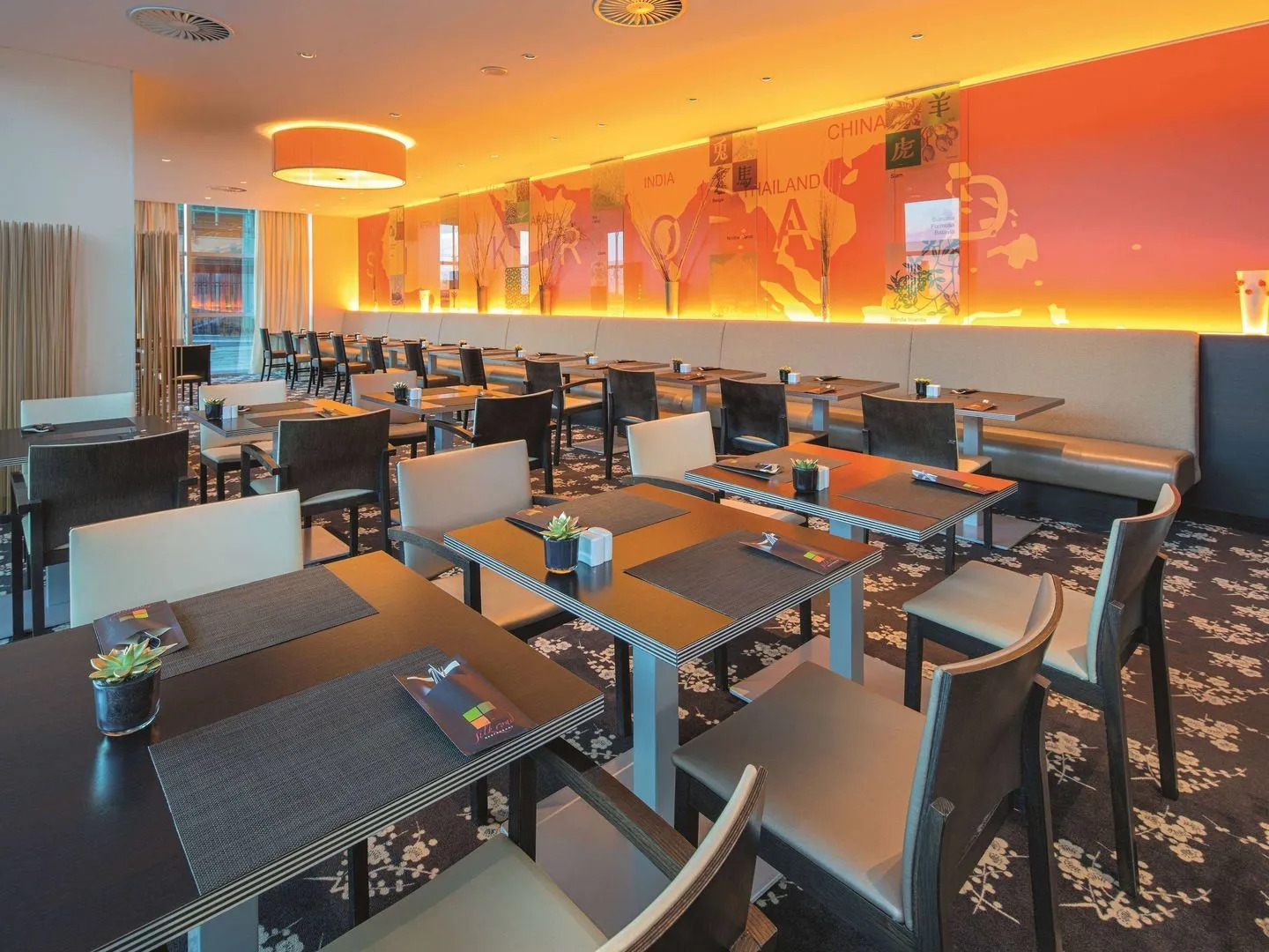 Mövenpick Hotel Amsterdam City Centre