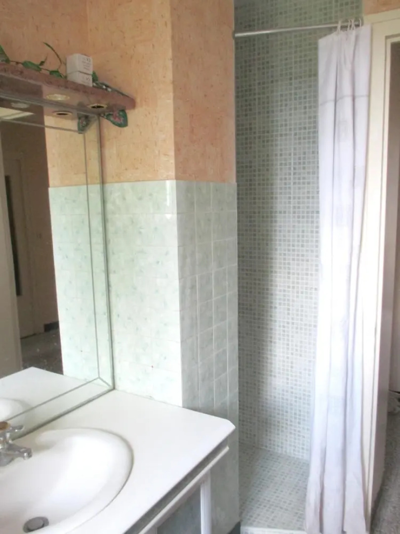 House With 4 Bedrooms in Charnay-lès-mâcon, With Wonderful Mountain Vi