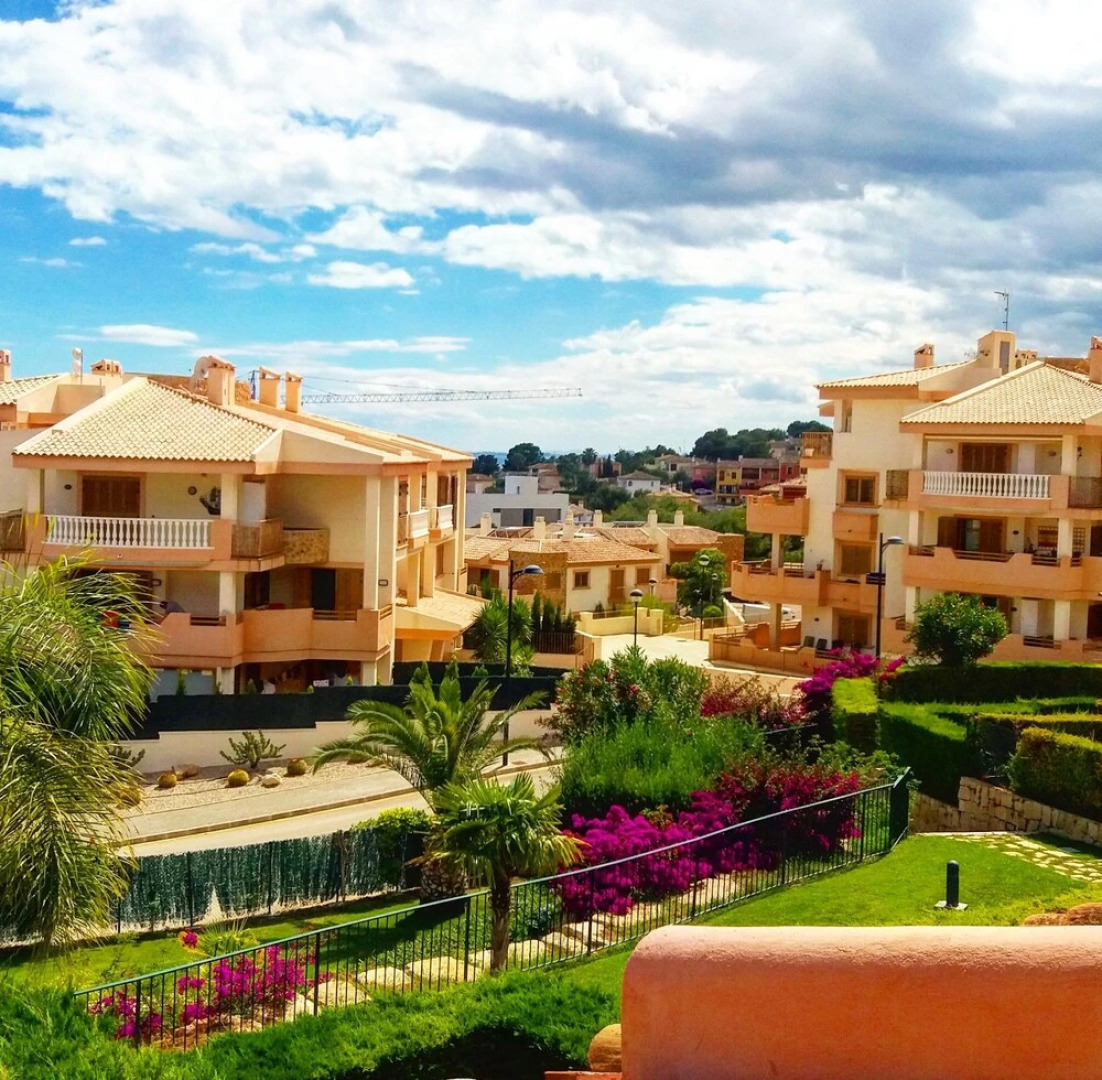 Deluxe garden flat near Terra-Mítica