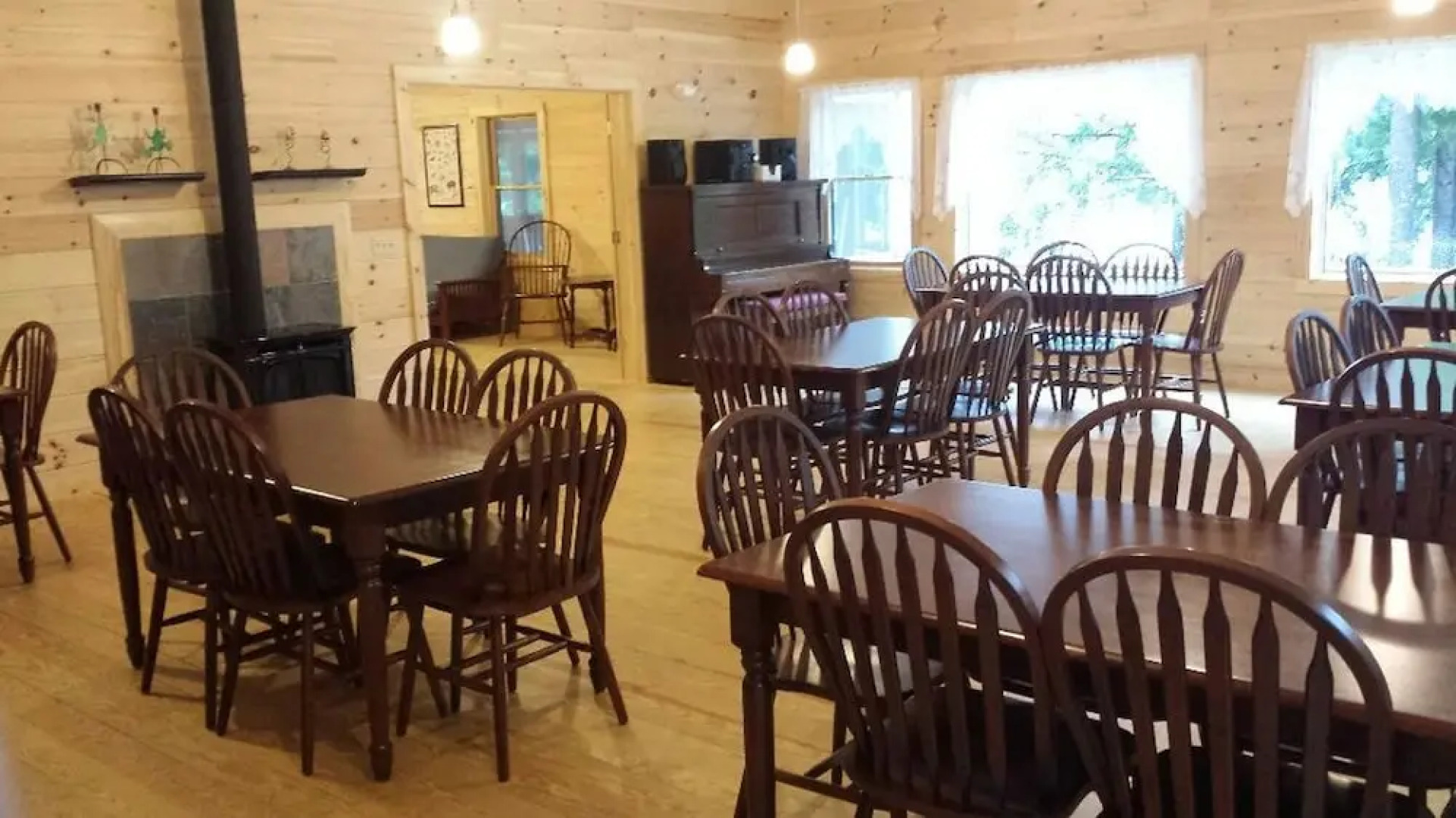 Echo Lake Lodge & Cottages