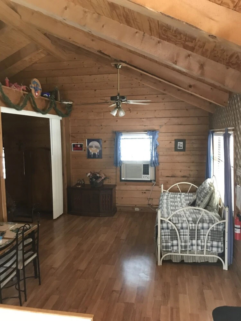 A Peace of Heaven Cabins And RV