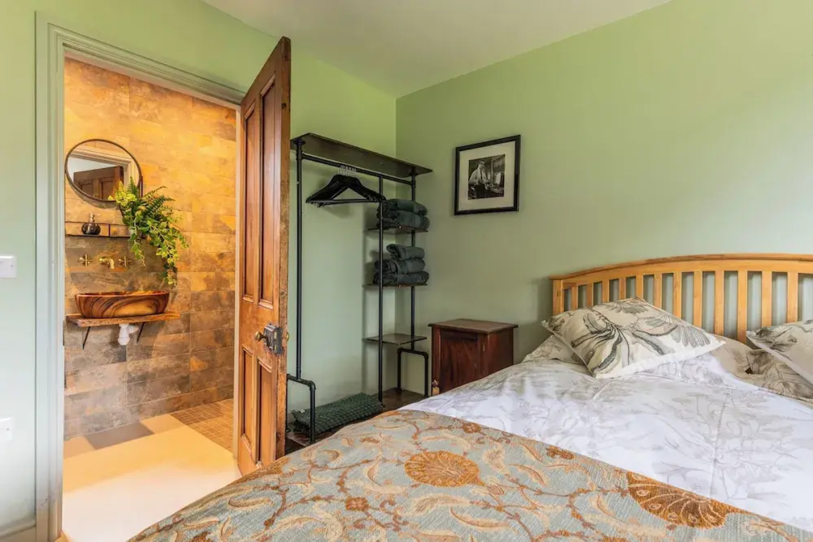 Self-contained Cosy one Bedroom Holiday Barn