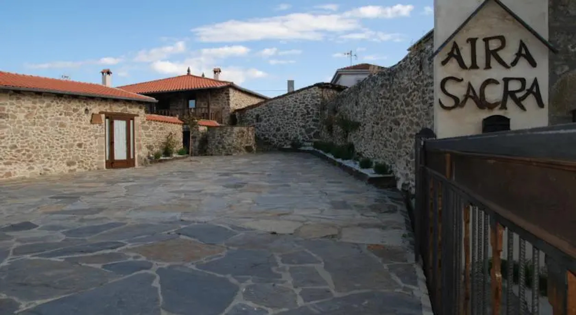 Apartamentos Aira Sacra